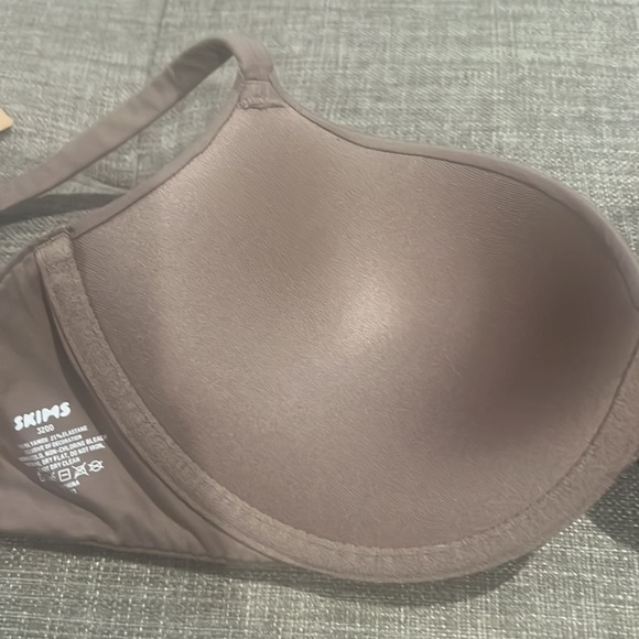 Skims Fit Everybody T-Shirt Push Up Bra - Picture 3 of 4